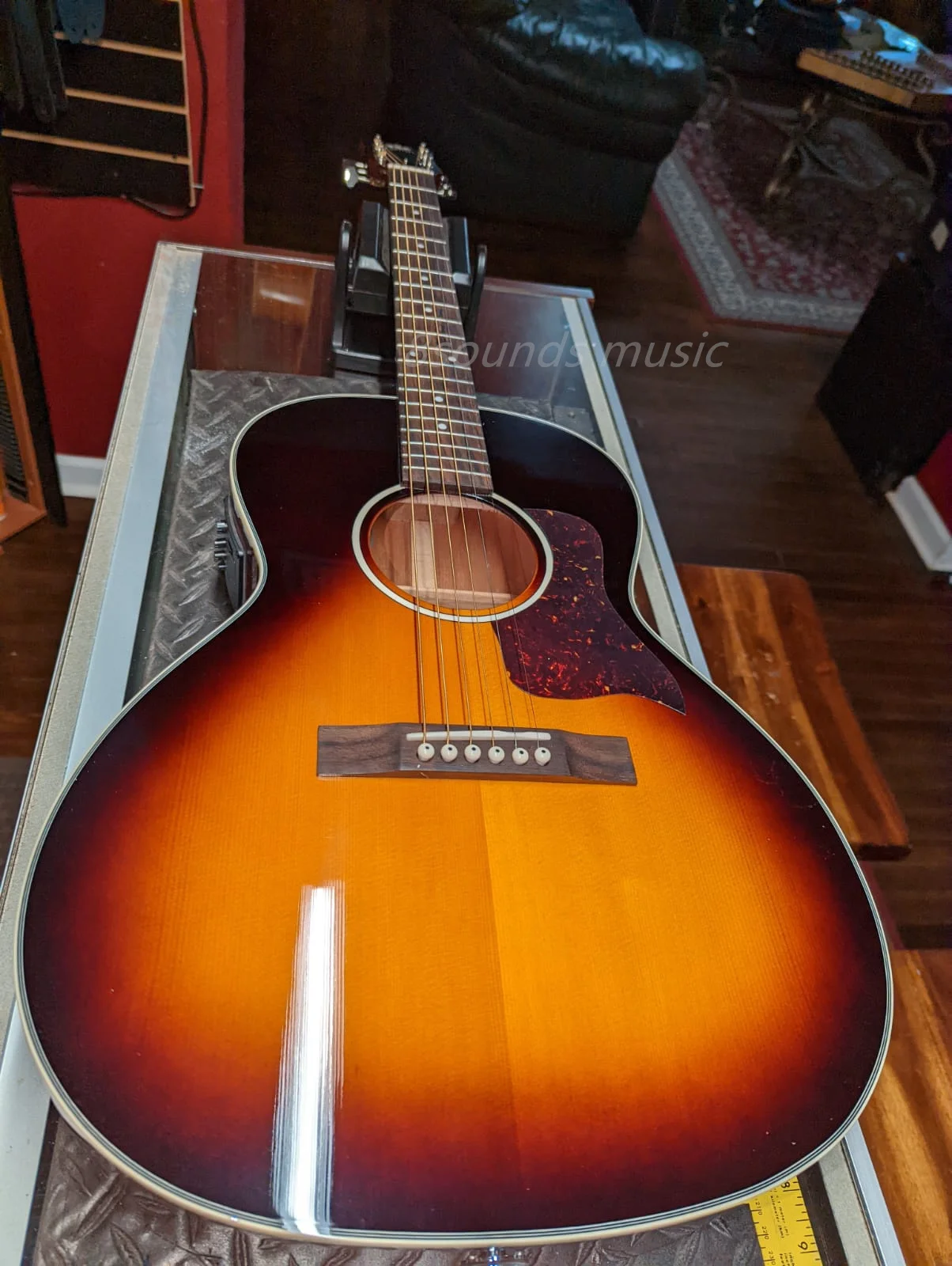 Byron customize acoustic guitar small body LG style parlor travel guitar can ship from US
Byron customize acoustic guitar small body LG style parlor travel guitar can ship from US
