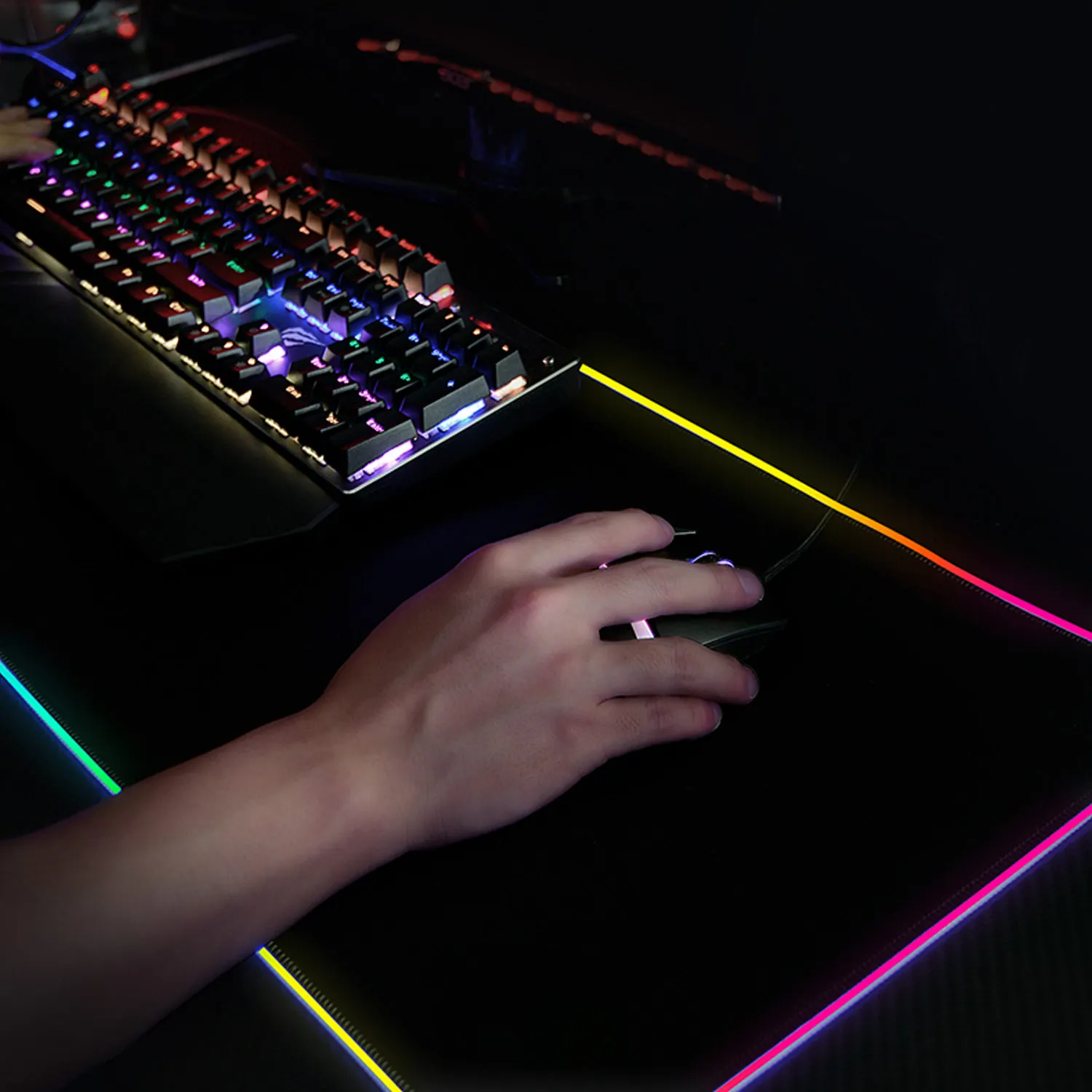 Проводной игровой коврик для мыши со светодиодной RGB подсветкой нескользящий