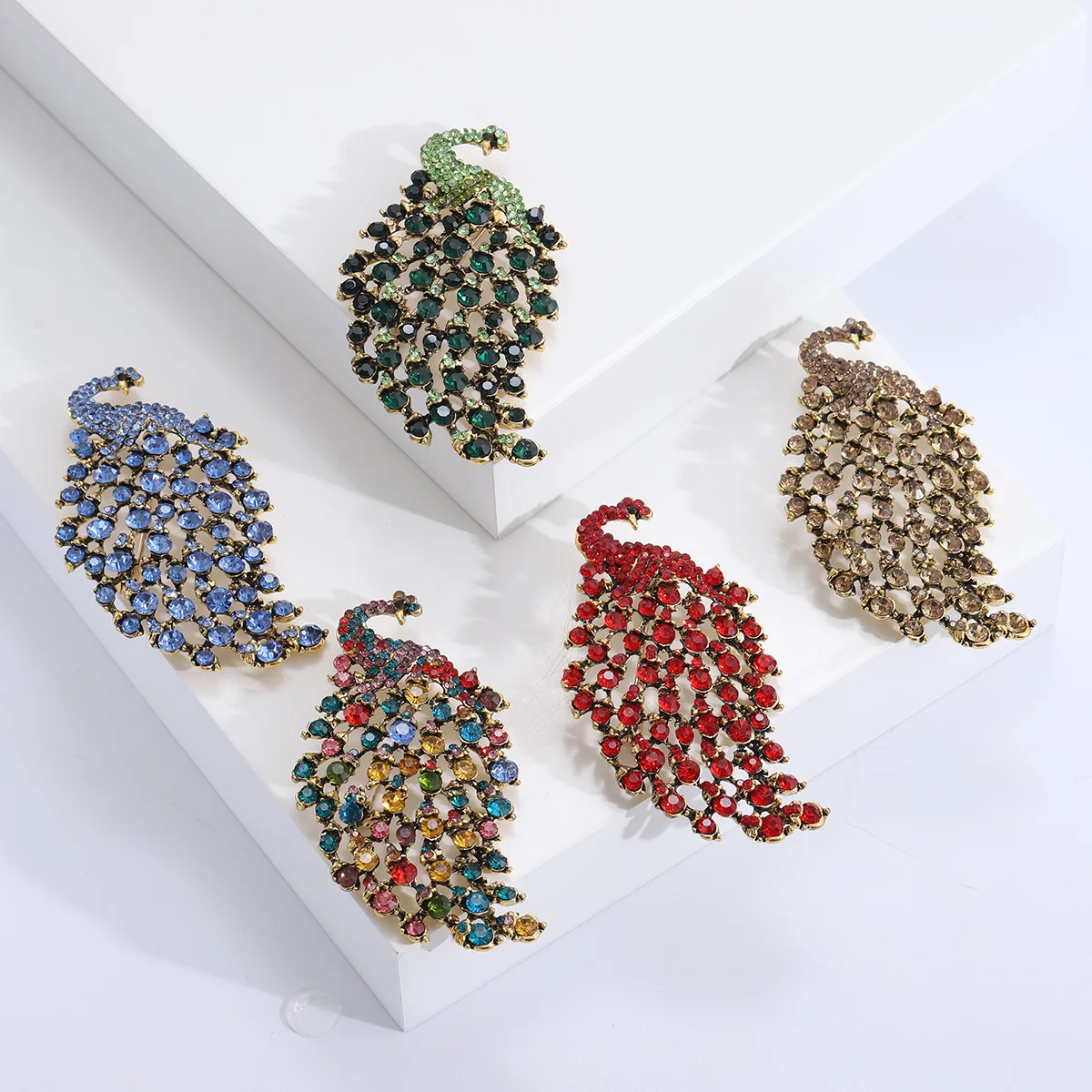 

Creative Fashion Creative Rhinestone Jewelry Brooch Badges Vintage Peacock Brooches Versatile Casual Animal Party Corsage Pins