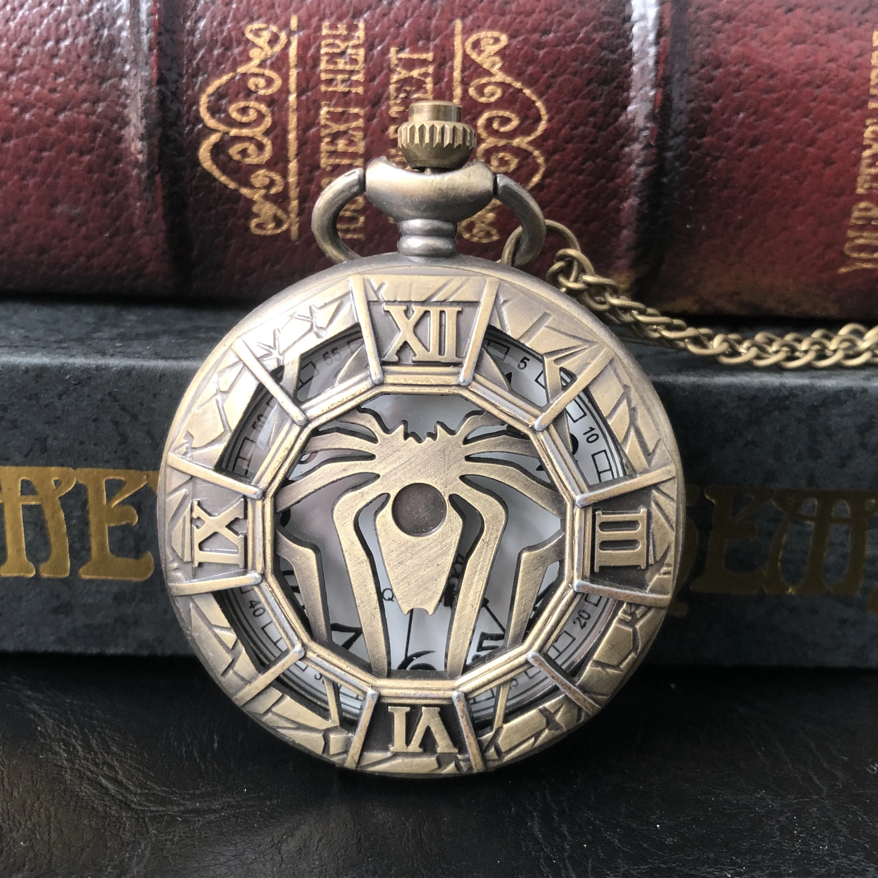 Retro Steampunk Watch Bronze Spider Hollow Design Dial Chain Pendant Mens Pocket Watch Best Gift reloj de bolsillo
Retro Steampunk Watch Bronze Spider Hollow Design Dial Chain Pendant Mens Pocket Watch Best Gift reloj de bolsillo