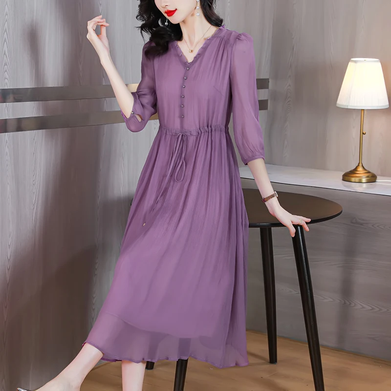 2023 Summer New Purple Silk Solid V-Neck Short Sleeve Dress Loose Large Waist Slim French Long Dress Women's Knee Length Robe 
2023 Summer New Purple Silk Solid V-Neck Short Sleeve Dress Loose Large Waist Slim French Long Dress Women's Knee Length Robe