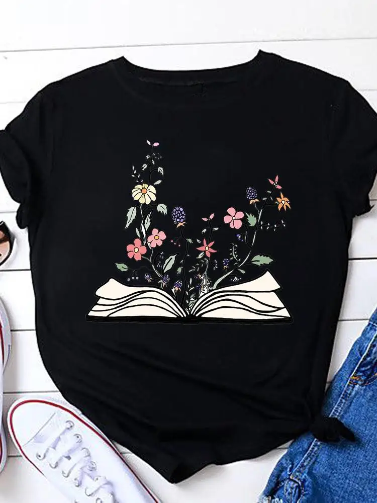 Футболка женская летняя с коротким рукавом и принтом «Книга любви»
Футболка женская летняя с коротким рукавом и принтом «Книга любви»