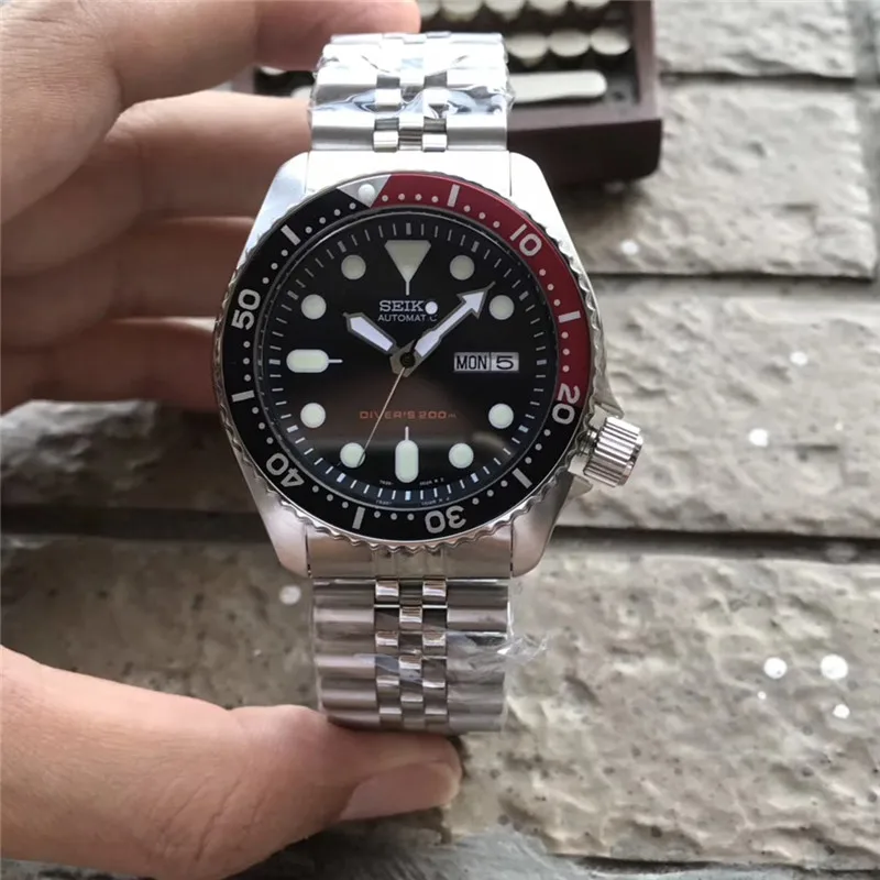 Seiko Men's Watch No. 5 Automatic Mechanical Watch Water Ghost Diving Sports Luminous Double Calendar Waterproof Watch SKX007
Seiko Men's Watch No. 5 Automatic Mechanical Watch Water Ghost Diving Sports Luminous Double Calendar Waterproof Watch SKX007