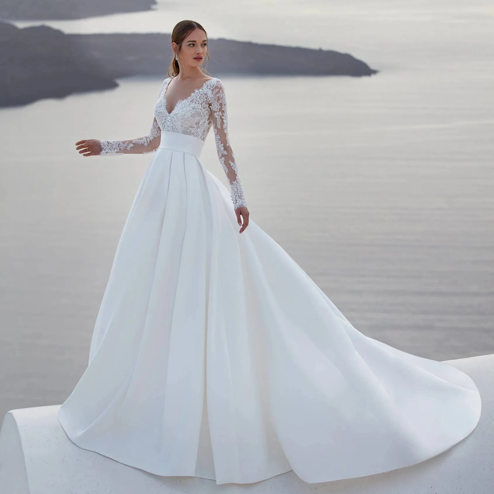 2023 Vintage Beach Wedding Dresses Satin A Line See Thru Lace Appliqued Bridal Gowns Glitter Beads Ruched Vestidos De Mariee
2023 Vintage Beach Wedding Dresses Satin A Line See Thru Lace Appliqued Bridal Gowns Glitter Beads Ruched Vestidos De Mariee