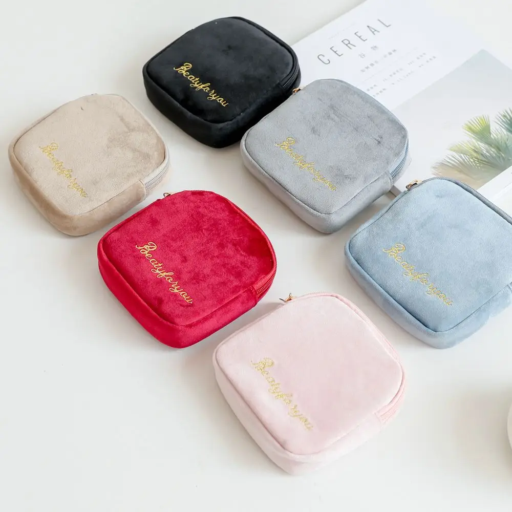 Small 1 pc Simple Travel Solid Color Cute Lipstick Bag Sanitary Napkins Case Chessboard Cosmetic Bag Storage Bag
Small 1 pc Simple Travel Solid Color Cute Lipstick Bag Sanitary Napkins Case Chessboard Cosmetic Bag Storage Bag