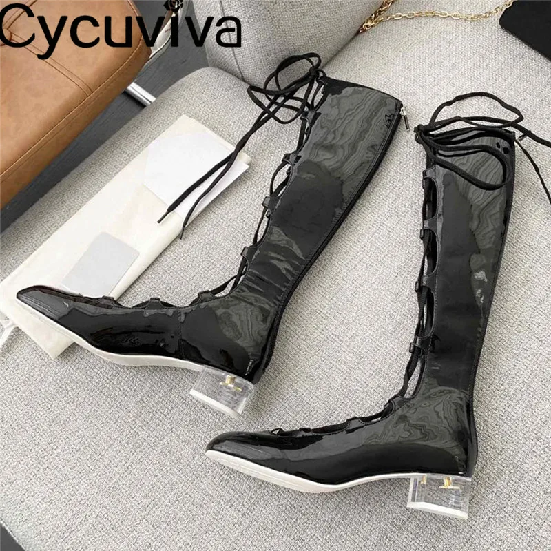 New Cross Lace Up Women Knee High Boots Sexy Hollow Out Middle Square Heel Ladies Long Boots Runway Women Designer Shoes 2022
New Cross Lace Up Women Knee High Boots Sexy Hollow Out Middle Square Heel Ladies Long Boots Runway Women Designer Shoes 2022