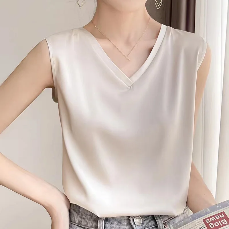 White Satin Silk Top Summer Women Fashion V-neck Sleeveless Black Tank Top Office Lady Elegant Korean Business Pullover Vest
White Satin Silk Top Summer Women Fashion V-neck Sleeveless Black Tank Top Office Lady Elegant Korean Business Pullover Vest
