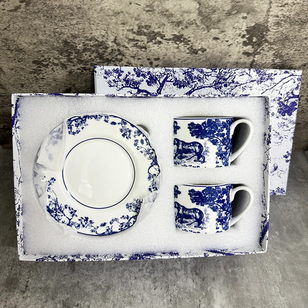 2022 Nordic Design Bone China Coffee Cups and Saucers Tableware Coffee Plates Dishes Afternoon Tea Coffee Drinkware With Gift Bo
2022 Nordic Design Bone China Coffee Cups and Saucers Tableware Coffee Plates Dishes Afternoon Tea Coffee Drinkware With Gift Bo