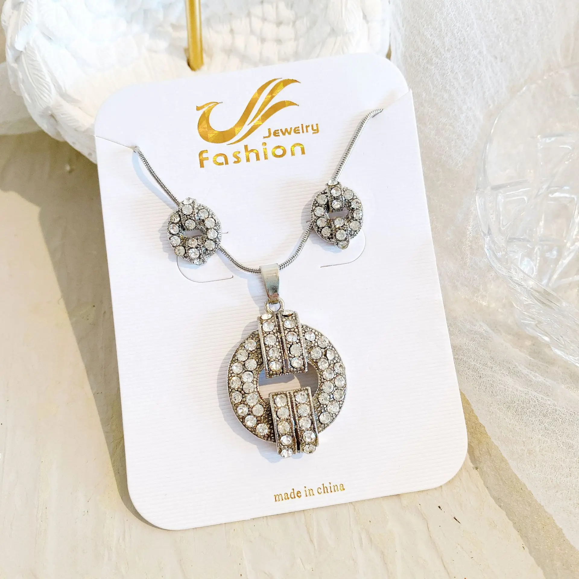 Luxury Statement Crystals Flower Pendant Full Crystal Gold Color Necklace & Earring Elegant Bridal Wedding Luxury Jewelry Sets
Luxury Statement Crystals Flower Pendant Full Crystal Gold Color Necklace & Earring Elegant Bridal Wedding Luxury Jewelry Sets