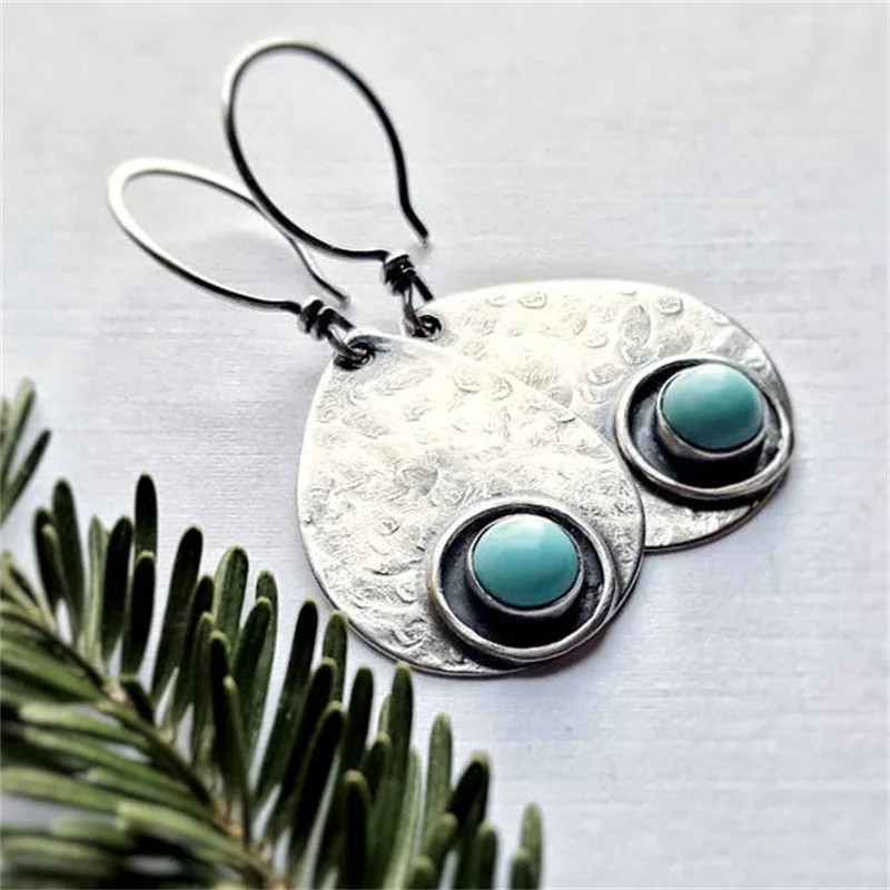 Retro Style Inlaid Turquoise Textured Drop Stud Earring Simple Personality Design Women Silver Color Metal Earrings Gift Jewelry
Retro Style Inlaid Turquoise Textured Drop Stud Earring Simple Personality Design Women Silver Color Metal Earrings Gift Jewelry
