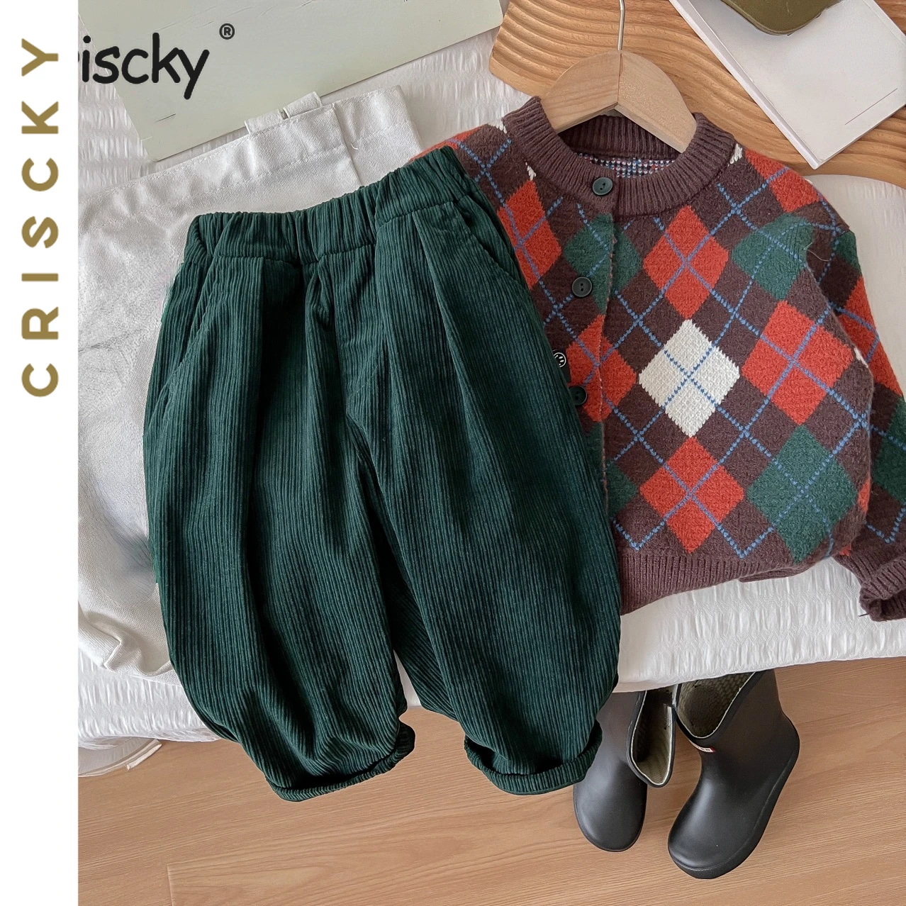 Осень-зима 2023, однотонные вельветовые длинные брюки для мальчиков 2 - 7 лет, утепленные повседневные шаровары для детей 
Осень-зима 2023, однотонные вельветовые длинные брюки для мальчиков 2 - 7 лет, утепленные повседневные шаровары для детей