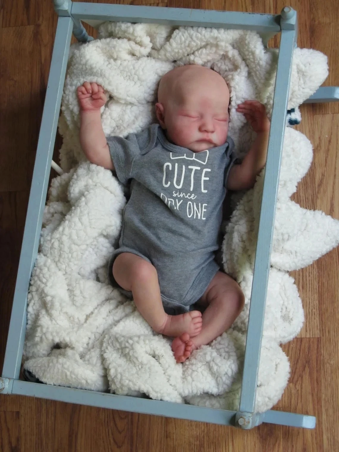 19inch Already Painted Bebe Doll Reborn Levi Same As Picture Lifelike Soft Touch 3D Skin Visible Veins Sleeping Baby
19inch Already Painted Bebe Doll Reborn Levi Same As Picture Lifelike Soft Touch 3D Skin Visible Veins Sleeping Baby