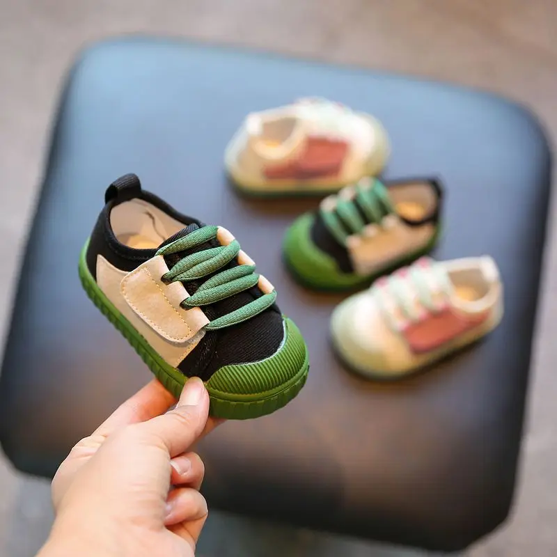 Детские кроссовки для мальчиков, без шнуровки, повседневная холщовая обувь, удобные легкие кеды
Детские кроссовки для мальчиков, без шнуровки, повседневная холщовая обувь, удобные легкие кеды