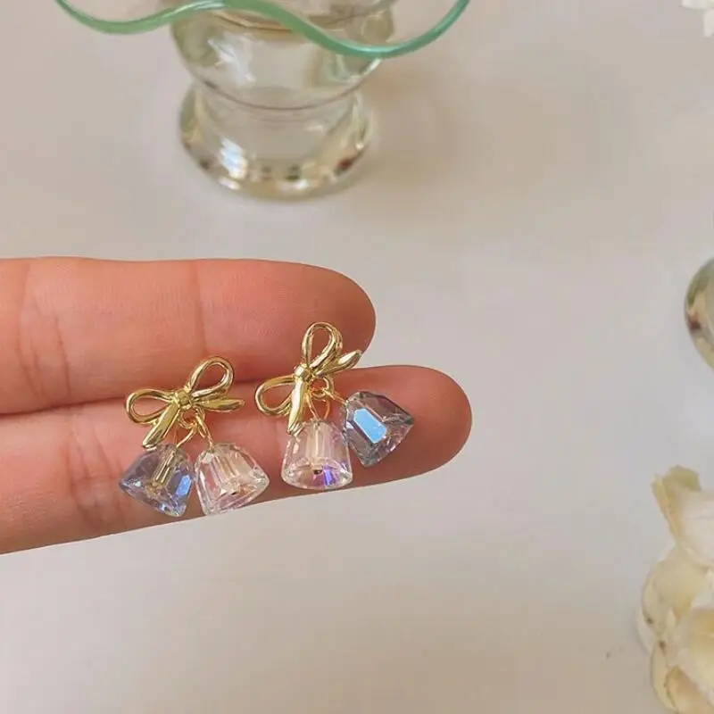 New Romantic Bowknot Earrings For Women Gifts Fashion Wind Chimes Design Party Jewelry Korean Hanging Crystal Drop Earrings
New Romantic Bowknot Earrings For Women Gifts Fashion Wind Chimes Design Party Jewelry Korean Hanging Crystal Drop Earrings