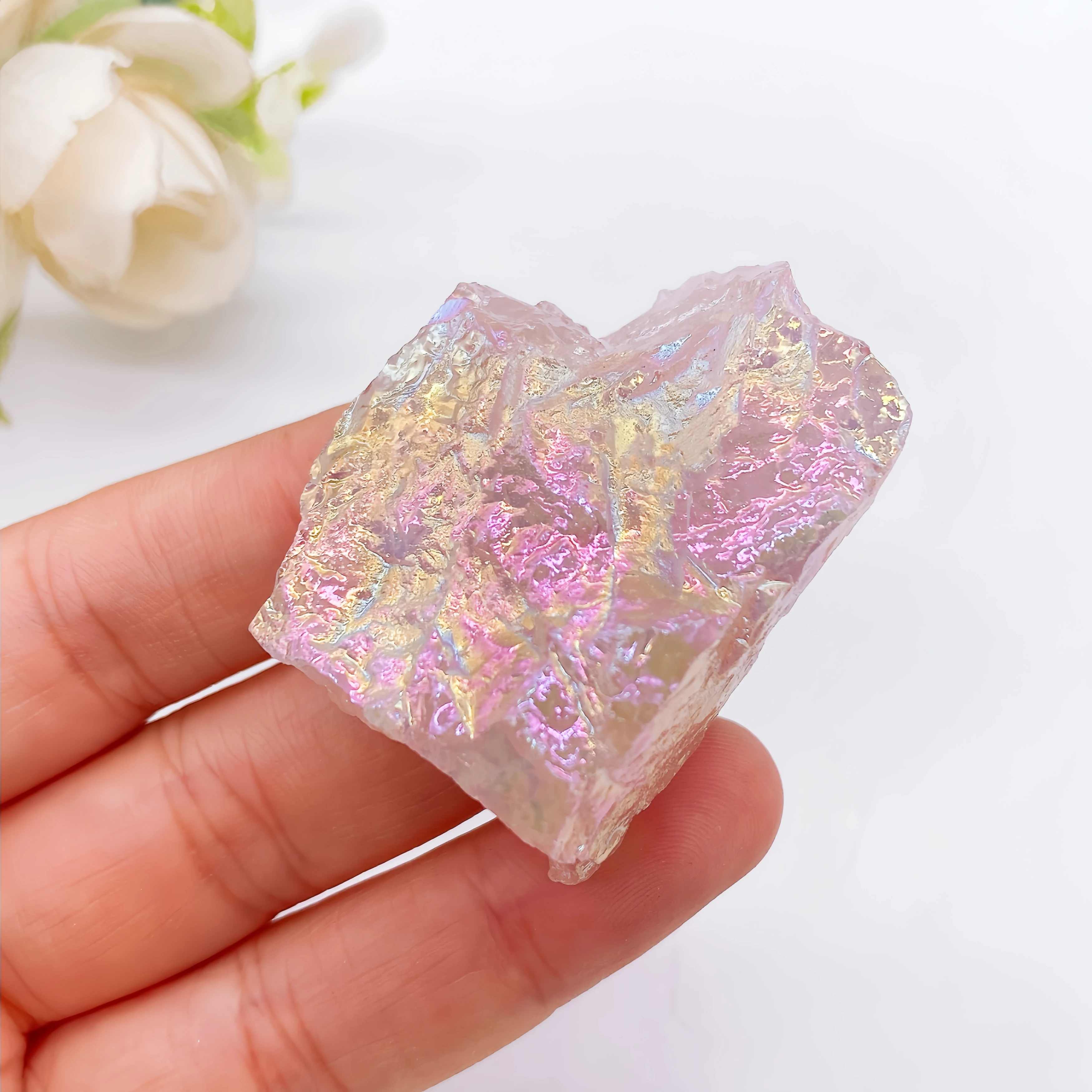 Розовый кварц, гальванический блеск, необработанный камень
Розовый кварц, гальванический блеск, необработанный камень