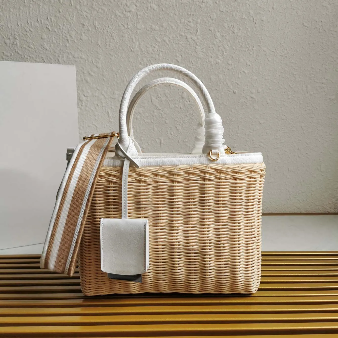 2023 New Fashion Pure Handmade Wicker Woven Hollow Handbag Designer Top Quality Women'S Single Shoulder Crossbody Bag
2023 New Fashion Pure Handmade Wicker Woven Hollow Handbag Designer Top Quality Women'S Single Shoulder Crossbody Bag