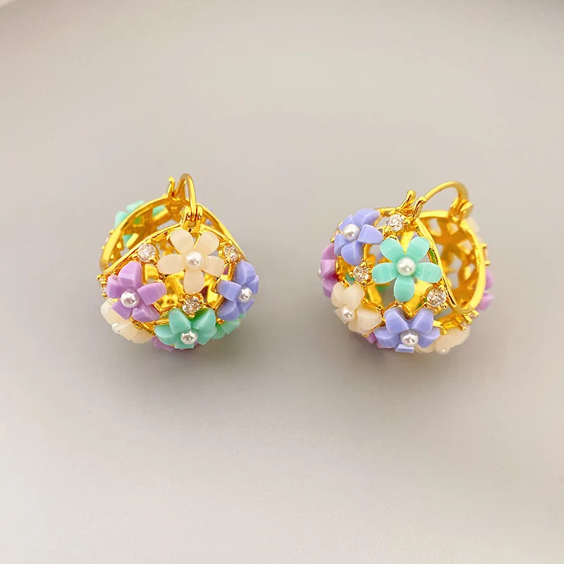 Korean Cute Small Flower Hoop Earrings for Women Fresh and Sweet Statement Earring Girls 2023 Fashion Jewelry Gold Silver Color
Korean Cute Small Flower Hoop Earrings for Women Fresh and Sweet Statement Earring Girls 2023 Fashion Jewelry Gold Silver Color