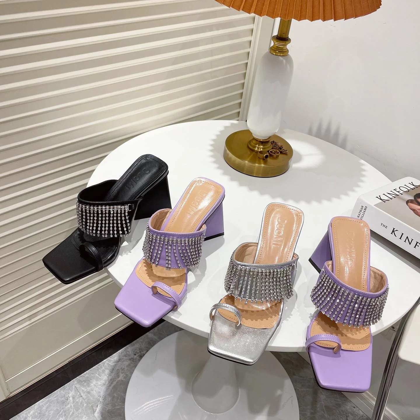 Woman heel 2022 Square toe willow studded high heels Slippers Female Thick Heel Sandals Beach Slides Pumps white heels shoes 
Woman heel 2022 Square toe willow studded high heels Slippers Female Thick Heel Sandals Beach Slides Pumps white heels shoes