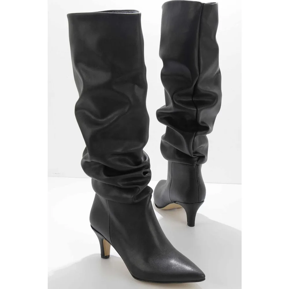 Черные замшевые женские сапоги Dorlie K03948100002
Черные замшевые женские сапоги Dorlie K03948100002