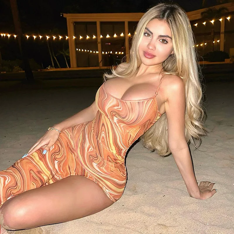 venvenli European and American style summer 2022 new fashion print slim sexy halter halter dress with slit back 17 
venvenli European and American style summer 2022 new fashion print slim sexy halter halter dress with slit back 17