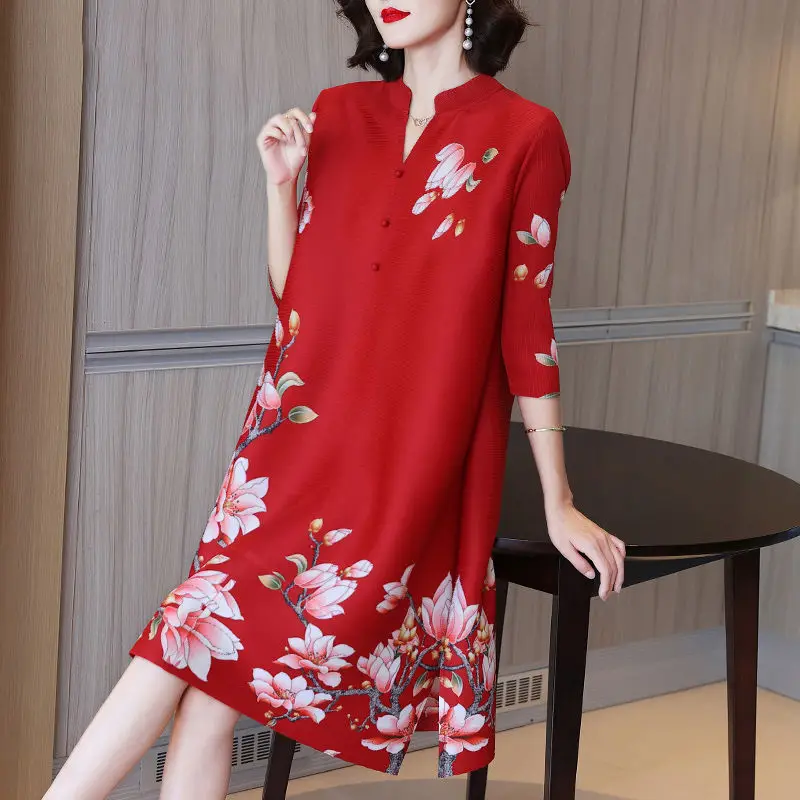 Women dress Large size women's red autumn 2021 new female long sleeve A-frame pleated mother dress summer v neck dress
Women dress Large size women's red autumn 2021 new female long sleeve A-frame pleated mother dress summer v neck dress