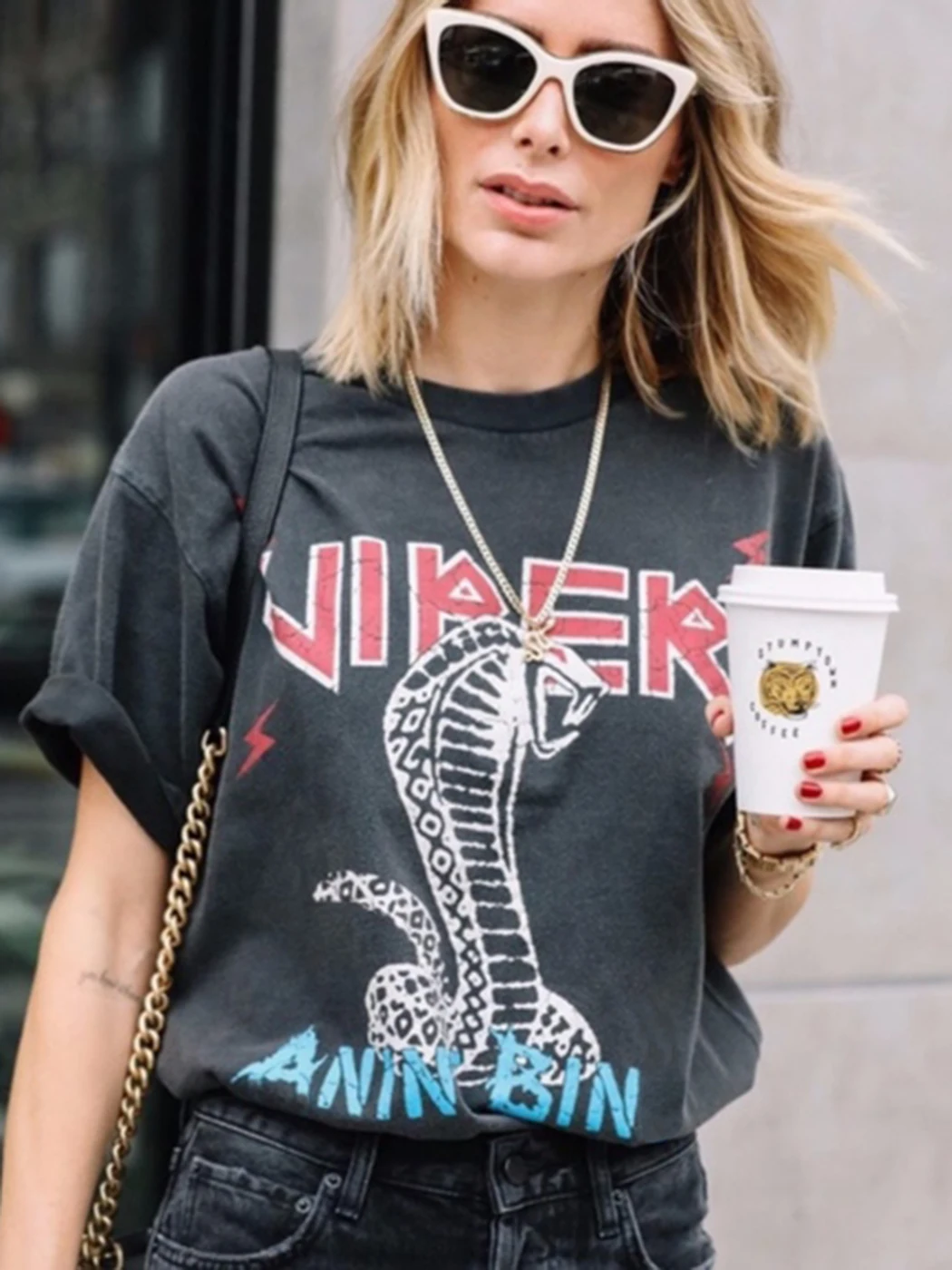 Serpent Graphic T-Shirts for Women 2023 Summer Clothes Letter Printed Casual Vintage Tee Shirt Female Fashion Tees Tops Tshirts
Serpent Graphic T-Shirts for Women 2023 Summer Clothes Letter Printed Casual Vintage Tee Shirt Female Fashion Tees Tops Tshirts