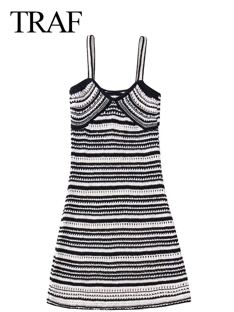 TRAF Elegant 2022 Fashion Female Sling Dress Sleeveless Backless Tube Top Knit Slim Sexy Hollow Striped Black White Short Dress
TRAF Elegant 2022 Fashion Female Sling Dress Sleeveless Backless Tube Top Knit Slim Sexy Hollow Striped Black White Short Dress