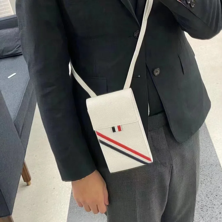 Модная брендовая ранняя сумка TB THOM, сумка через плечо из натуральной кожи, полосатая Мужская и женская сумка через плечо, Белый Чехол, спорти... 
Модная брендовая ранняя сумка TB THOM, сумка через плечо из натуральной кожи, полосатая Мужская и женская сумка через плечо, Белый Чехол, спорти...