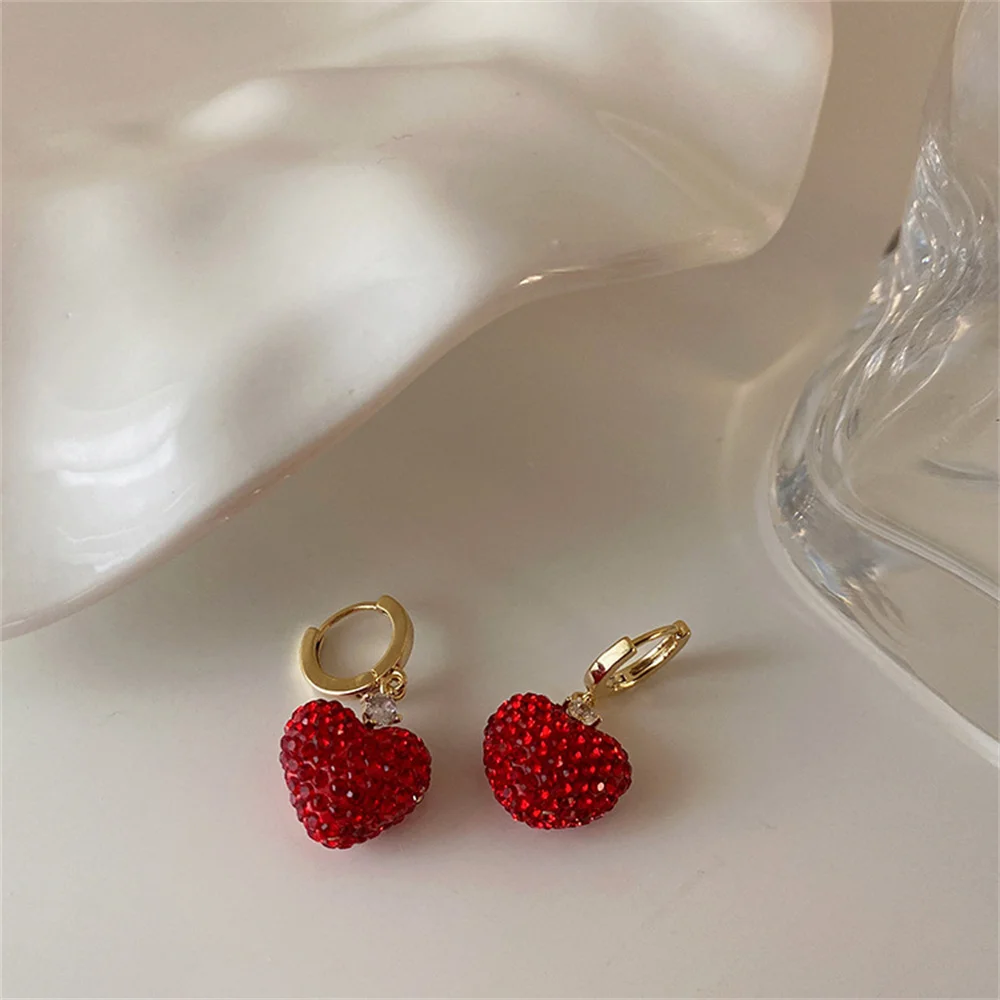 1 Pair Red Heart Earrings Gold Ear Button Luxury Jewelry Accessories Party Earrings 2021 Trend Hanging Pendant For Woman New
1 Pair Red Heart Earrings Gold Ear Button Luxury Jewelry Accessories Party Earrings 2021 Trend Hanging Pendant For Woman New
