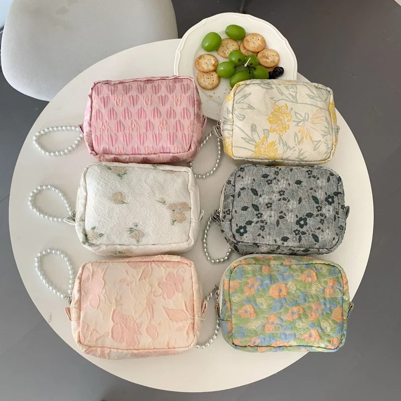 Summer Small Fresh Jacquard Travel Cosmetic Bag Female Wash Bags Fashion Flower Women Make Up Storage Clutch Toiletry Bags
Summer Small Fresh Jacquard Travel Cosmetic Bag Female Wash Bags Fashion Flower Women Make Up Storage Clutch Toiletry Bags