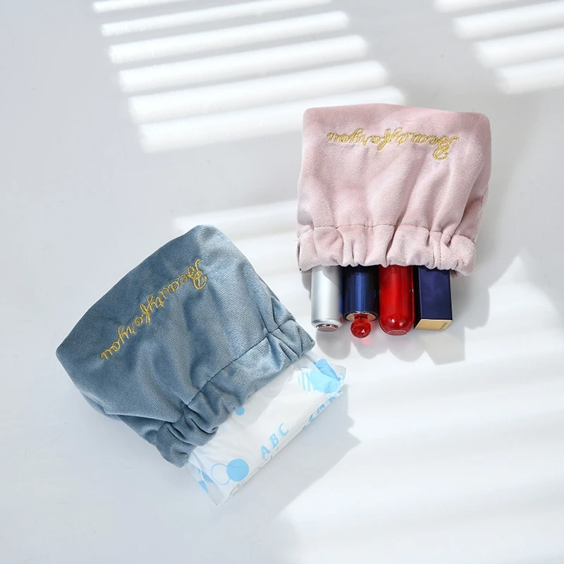 Velvet Small Cosmetic Bag Portable Lipstick Make Up Bag Travel Makeup Pouch Storage Bags Organizer Case Letter Embroidery
Velvet Small Cosmetic Bag Portable Lipstick Make Up Bag Travel Makeup Pouch Storage Bags Organizer Case Letter Embroidery