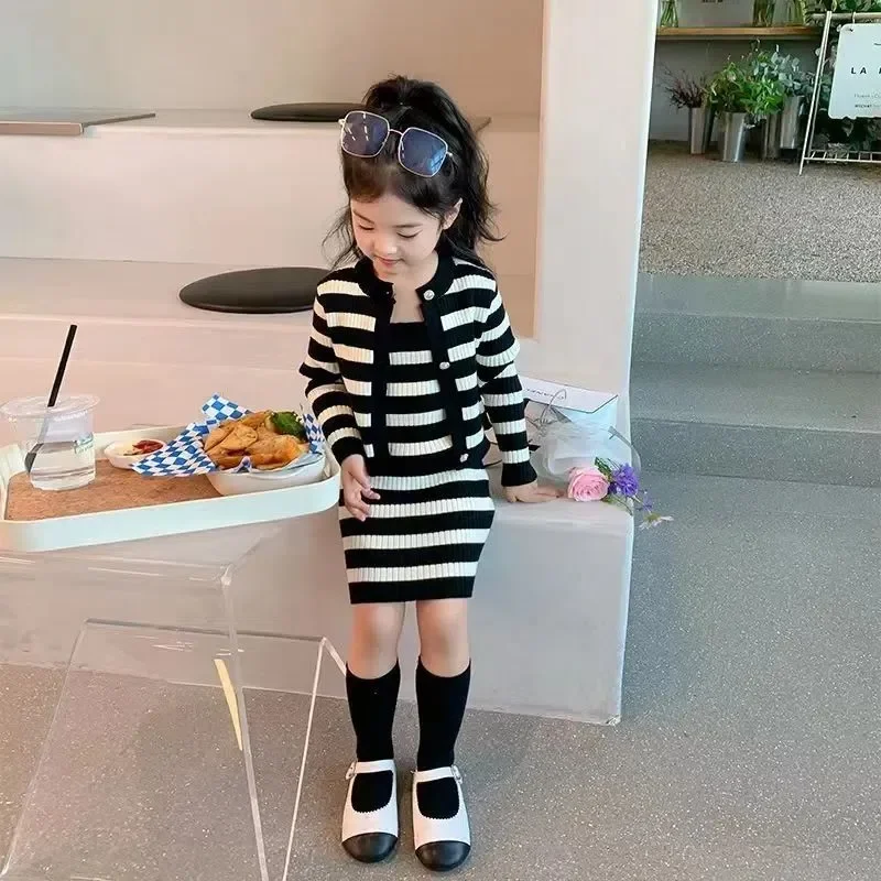 Детский вязаный костюм, свитер для девочек + вязаное платье в полоску, Детский кардиган с длинным рукавом, пальто, комплект одежды для детей, весна-осень
Детский вязаный костюм, свитер для девочек + вязаное платье в полоску, Детский кардиган с длинным рукавом, пальто, комплект одежды для детей, весна-осень