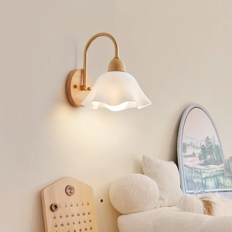 Retro Wooden Wall Lamp Nordic Japanese LED Wall Sconce For Bedroom Besides Living Room Staircase Vintage Korean Home Decoration
Retro Wooden Wall Lamp Nordic Japanese LED Wall Sconce For Bedroom Besides Living Room Staircase Vintage Korean Home Decoration