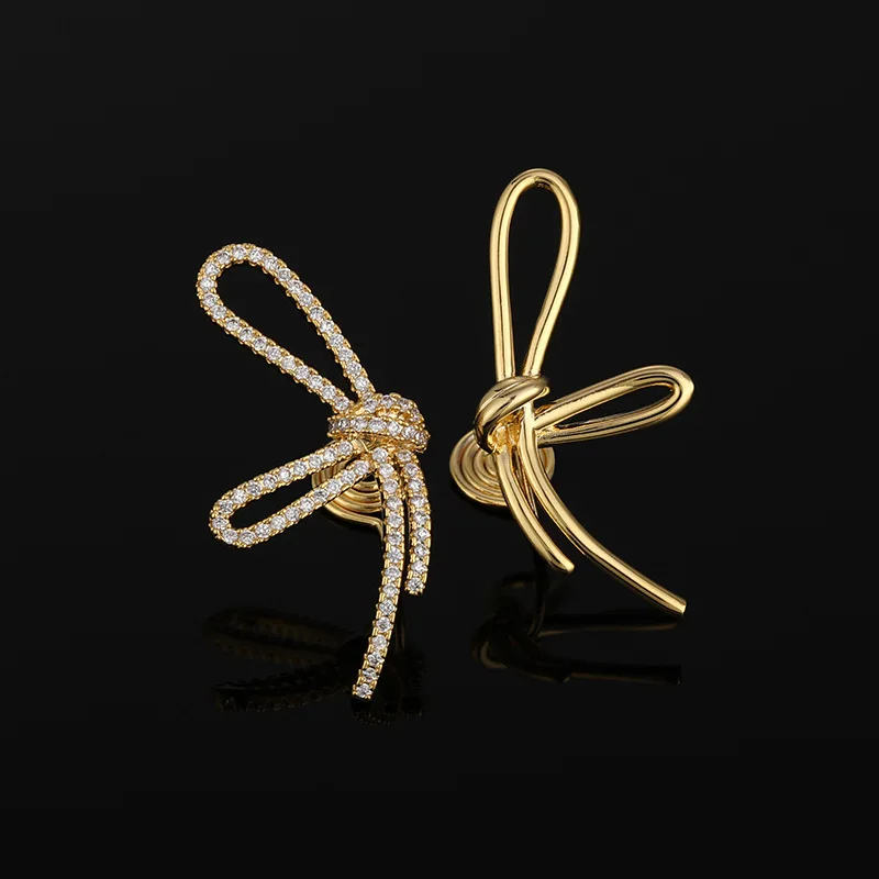 Classic temperament irregular bow mosquito coil ear clip without ear hole metal delicate ear stud banquet fashion jewelry gift
Classic temperament irregular bow mosquito coil ear clip without ear hole metal delicate ear stud banquet fashion jewelry gift