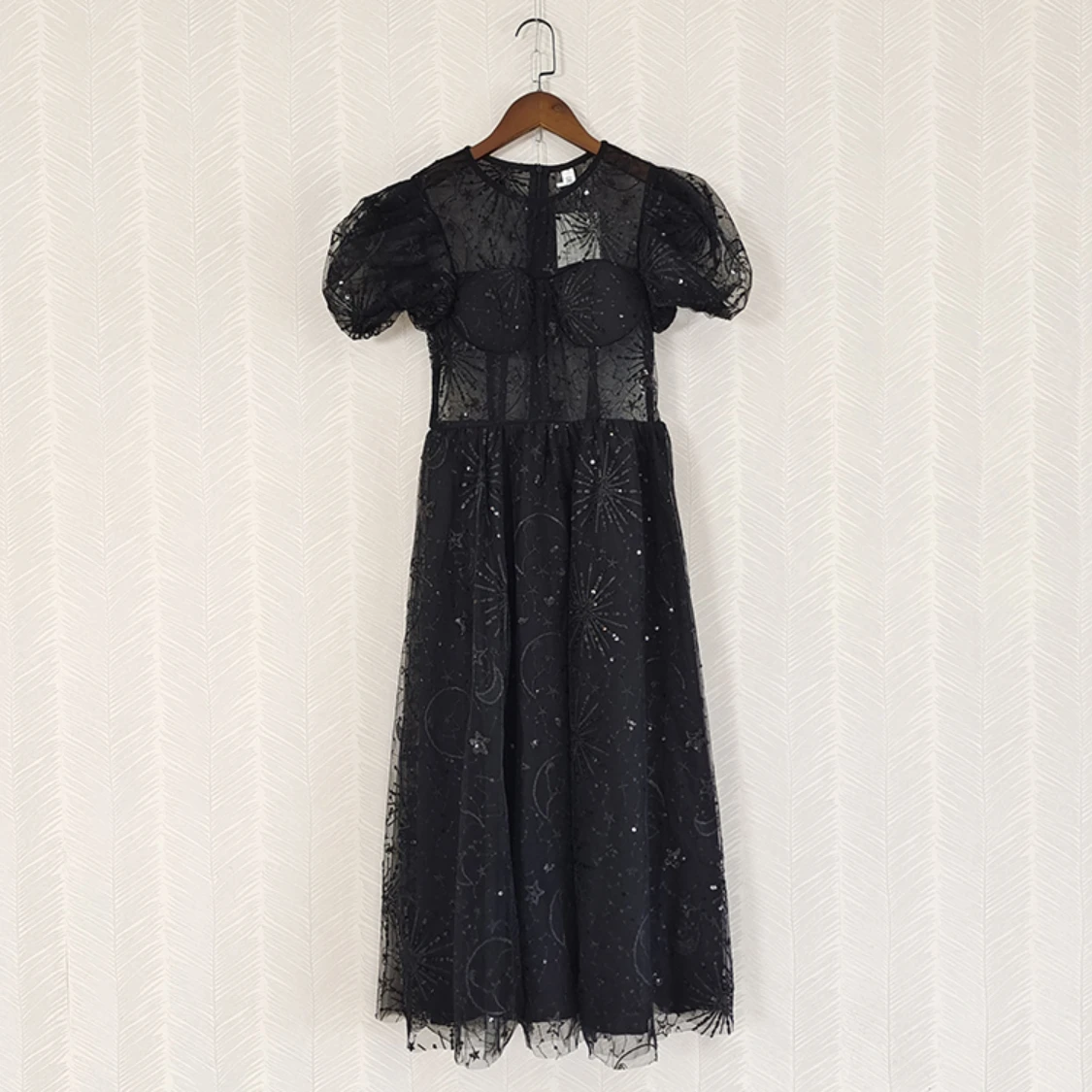 Женское многослойное платье с цветочной вышивкой, длинное Сетчатое платье розового и черного цветов с буффами на рукавах и подкладкой, лето 2023 
Женское многослойное платье с цветочной вышивкой, длинное Сетчатое платье розового и черного цветов с буффами на рукавах и подкладкой, лето 2023