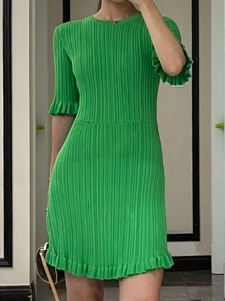 Женское трикотажное мини-платье, однотонное облегающее платье средней длины с агарическим подолом, весна-лето 2022
Женское трикотажное мини-платье, однотонное облегающее платье средней длины с агарическим подолом, весна-лето 2022