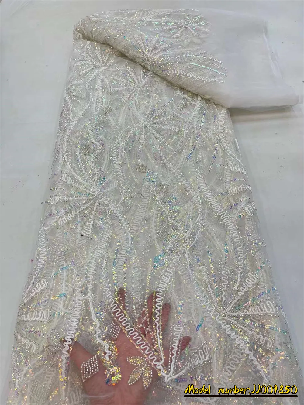 White Nigerian French Lace Fabric 2022 High Quality Sequin Embroidered Luxurious Mesh Beaded Lace Fabric 5 Yards Wedding JJ0098
White Nigerian French Lace Fabric 2022 High Quality Sequin Embroidered Luxurious Mesh Beaded Lace Fabric 5 Yards Wedding JJ0098