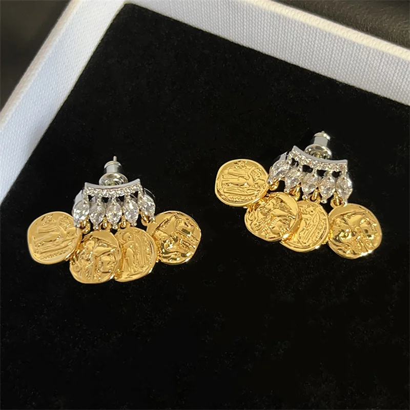 2022 New Ancient Greek Avatar Coins Unique Earrings Temperament Female Exaggerated Ins Fashion Jewelry
2022 New Ancient Greek Avatar Coins Unique Earrings Temperament Female Exaggerated Ins Fashion Jewelry
