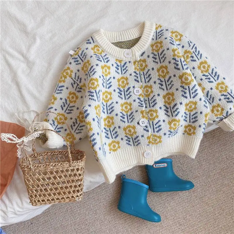 Sweet Single Keep Warm All-match Clothes Cute Cardigan Baby Sweater Breasted Winter Girls Knitting Flower Retro Girl Casual
Sweet Single Keep Warm All-match Clothes Cute Cardigan Baby Sweater Breasted Winter Girls Knitting Flower Retro Girl Casual
