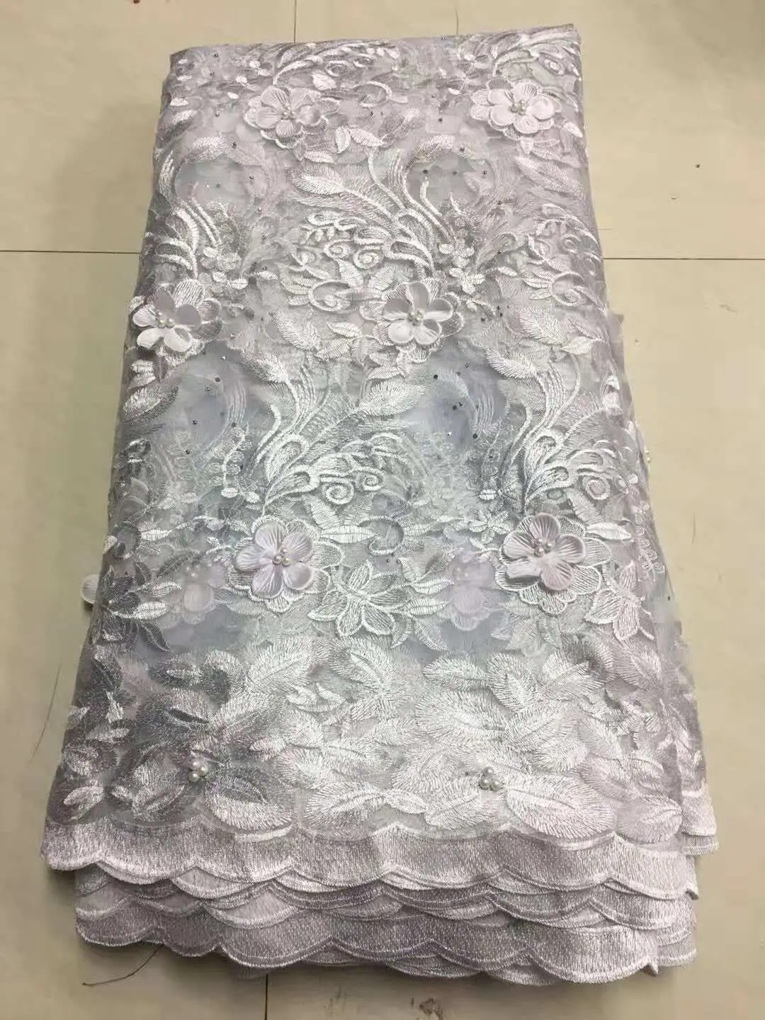 Lilac 3D Lace Fabric with Beads and Stones High Quality African Tulle Lace Fabric 2021 Guipure Nigerian Lace Fabrics
Lilac 3D Lace Fabric with Beads and Stones High Quality African Tulle Lace Fabric 2021 Guipure Nigerian Lace Fabrics