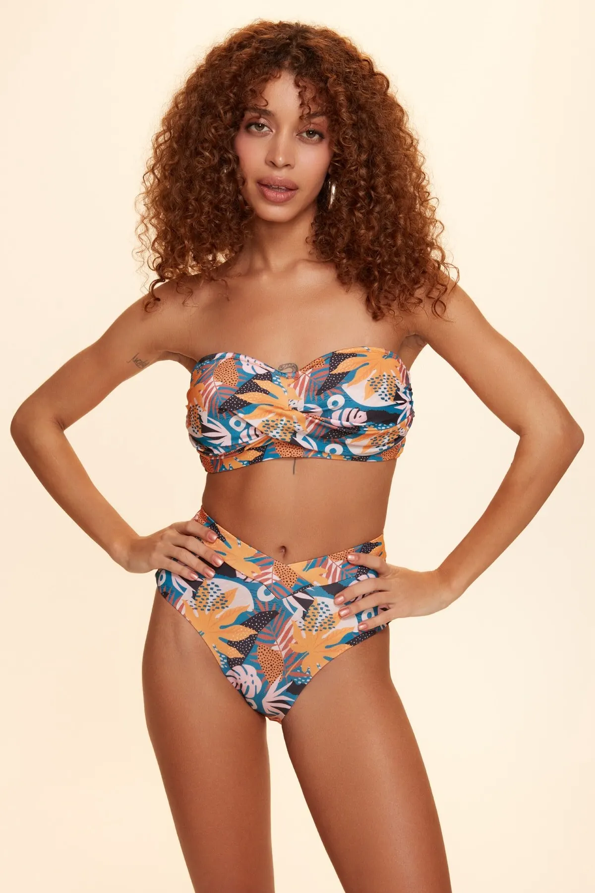 Women's Bikini Ella High Waist V Cut Bikini Single Bottom Night Pattern Swimwear Lady Swimsuit 2022 Summer New Pushup Bikinis
Women's Bikini Ella High Waist V Cut Bikini Single Bottom Night Pattern Swimwear Lady Swimsuit 2022 Summer New Pushup Bikinis