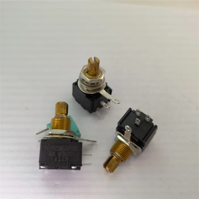 Bourns 95A1D-Z28-EAO/318L A50k single potentiometer, handle with thread 18mm long flower
Bourns 95A1D-Z28-EAO/318L A50k single potentiometer, handle with thread 18mm long flower
