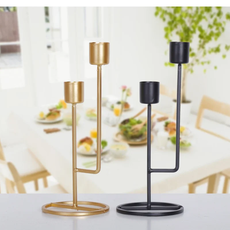 Подсвечник из кованого железа, вертикальный подсвечник с двумя рожками, для гостиной, магазина одежды, украшение для ресторана 
Подсвечник из кованого железа, вертикальный подсвечник с двумя рожками, для гостиной, магазина одежды, украшение для ресторана