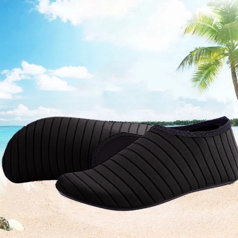 

Women Men Water Shoes Barefoot Quick-Dry Non Slip Aqua Socks Safety Comfort for Beach Swim Surf Bathing Snorkeling Black H053