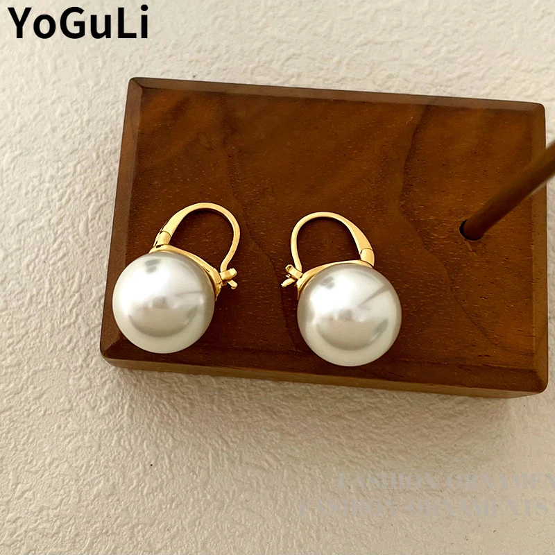 Women Jewelry Round Pearl Earrings Popular Style Hot Sale Vintage Temperament Elegant Women Earrings For Celebration Gifts
Women Jewelry Round Pearl Earrings Popular Style Hot Sale Vintage Temperament Elegant Women Earrings For Celebration Gifts