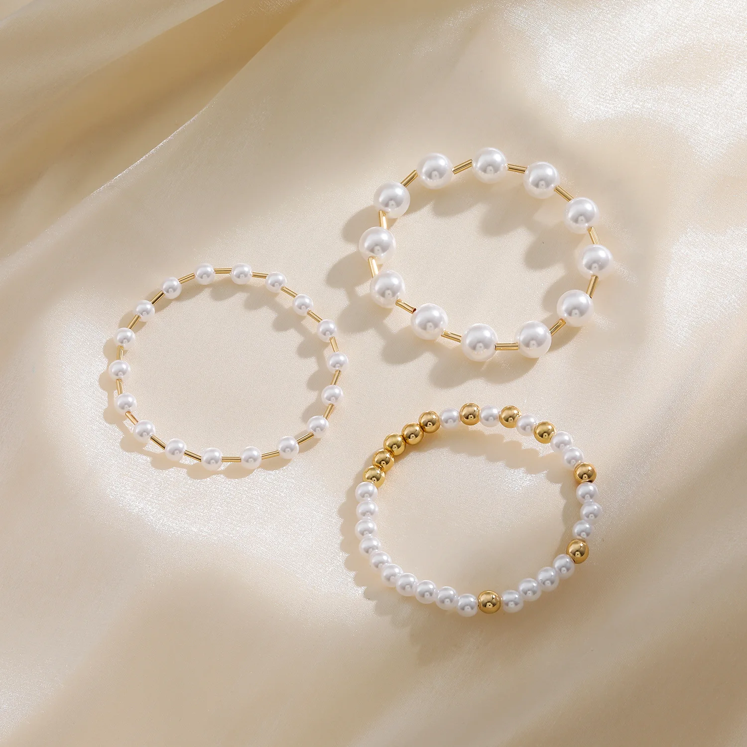 ALTERA New Fashion Round Pearl Beaded Bracelet for Women Handmade Elastic Rope Bead Strand Bracelet Hand Jewelry Girl Party Gift
ALTERA New Fashion Round Pearl Beaded Bracelet for Women Handmade Elastic Rope Bead Strand Bracelet Hand Jewelry Girl Party Gift