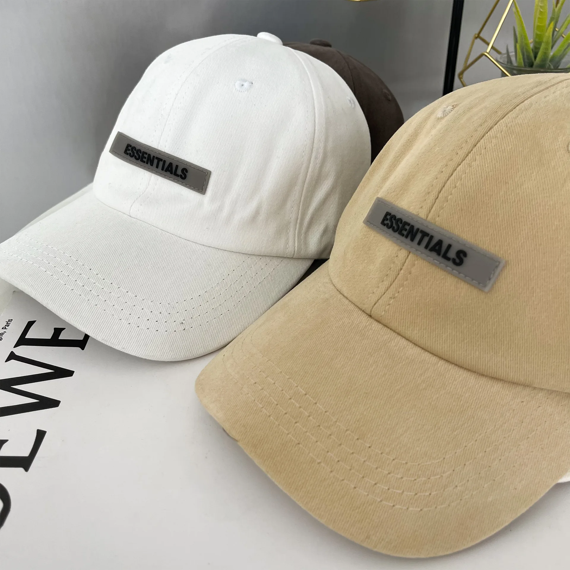 ESSENTIALS Hat new gorras para hombres Fashion brand High street baseball caps for men and women simple all-in-one baseball cap
ESSENTIALS Hat new gorras para hombres Fashion brand High street baseball caps for men and women simple all-in-one baseball cap