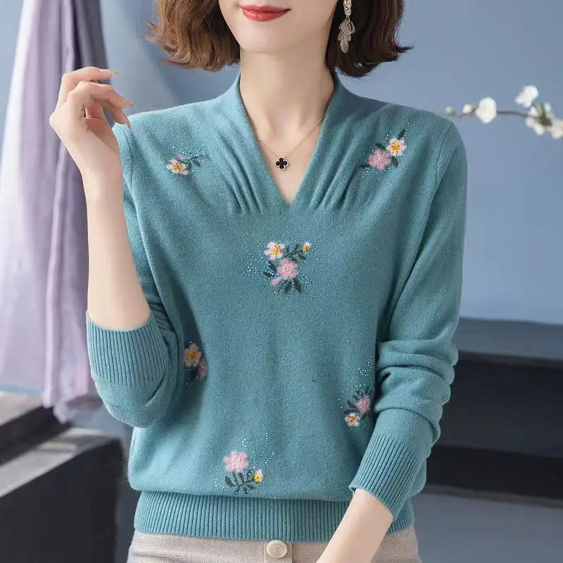 Embroidery Knitted Sweater Tops Women Oversized 6XL V Neck Sweaters Casual Korean Pullovers Loose Elegant Knitwear Jumper E515
Embroidery Knitted Sweater Tops Women Oversized 6XL V Neck Sweaters Casual Korean Pullovers Loose Elegant Knitwear Jumper E515