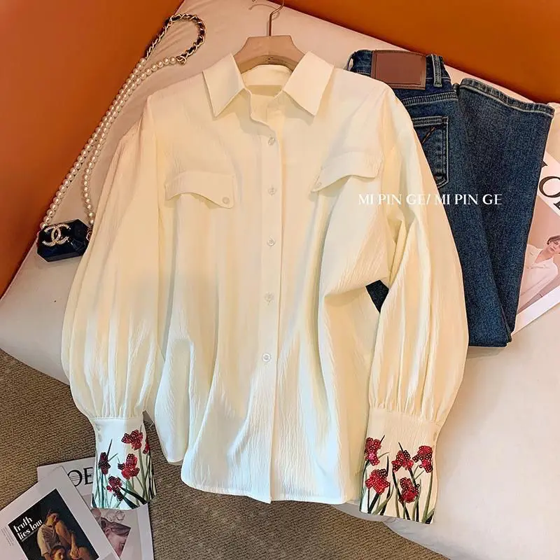 Spring New Embroidery Solid Color Blouse Long Sleeve Polo Neck Loose All-match Top Shirt Vintage Fashion Women Clothing
Spring New Embroidery Solid Color Blouse Long Sleeve Polo Neck Loose All-match Top Shirt Vintage Fashion Women Clothing