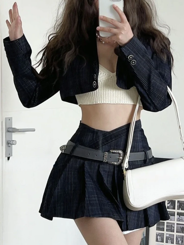 2023 Summer Korean Fashion Suits Retro French Striped 2 Piece Dress Set Women Casual Long Sleeve Overcoat + Bodycon Mini Skirt
2023 Summer Korean Fashion Suits Retro French Striped 2 Piece Dress Set Women Casual Long Sleeve Overcoat + Bodycon Mini Skirt